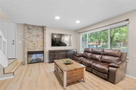1206 S Dillon Way