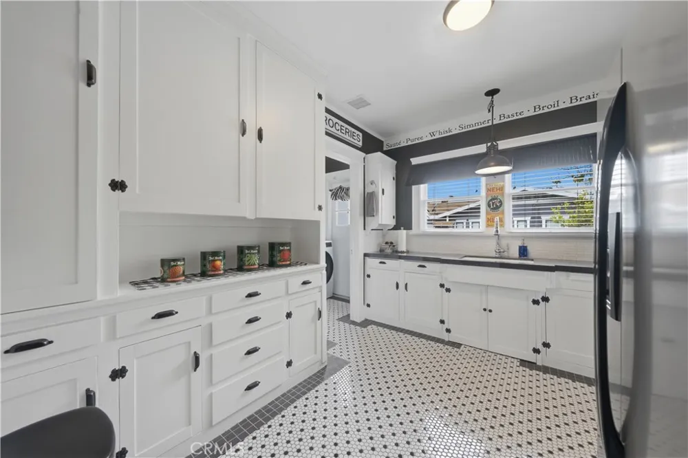 292 Waverly Orange, CA 92866