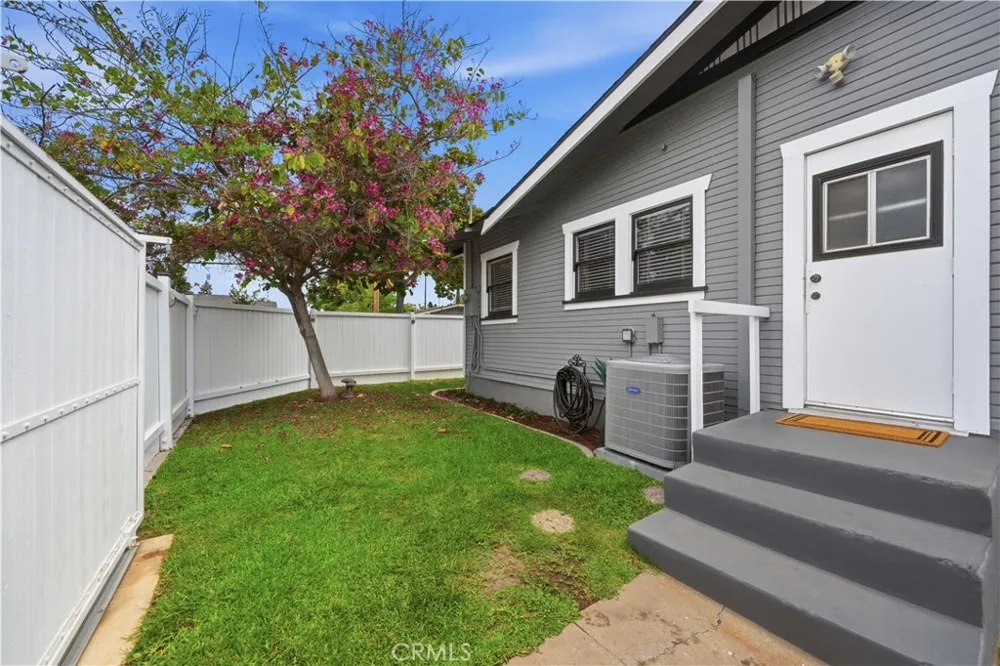 292 Waverly Orange, CA 92866