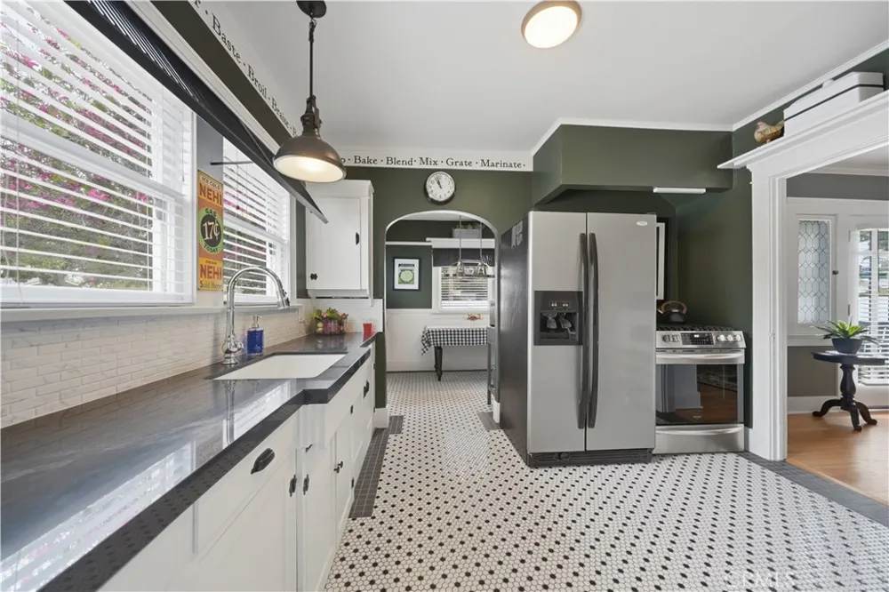 292 Waverly Orange, CA 92866