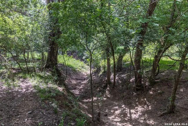 120 ANDERSON HL Seguin, TX 78155