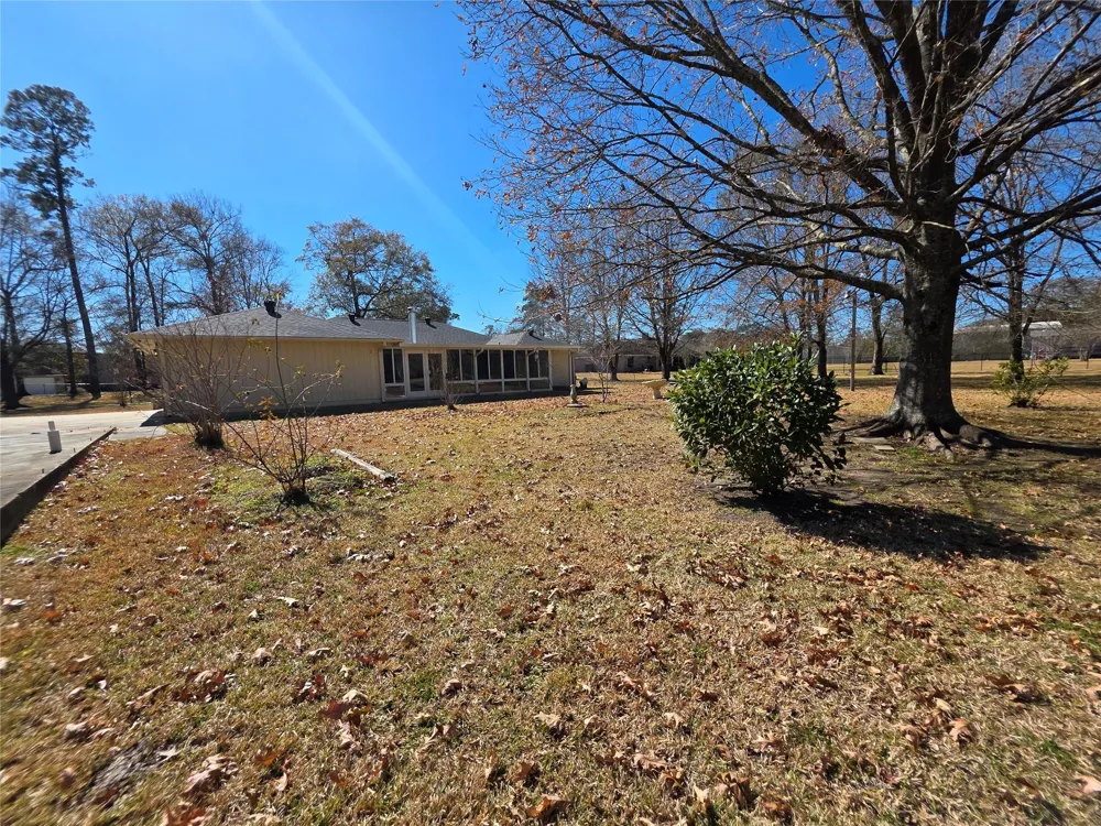 8708 W Fox Road Orange, TX 77632