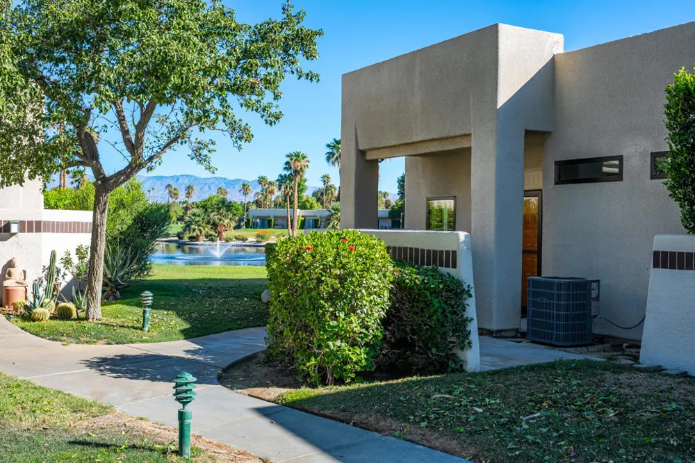 67640 Lagos Way Cathedral City, CA 92234