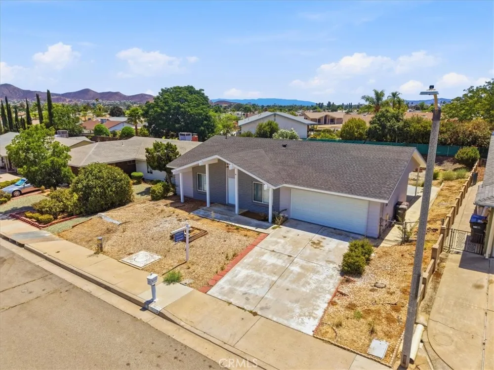 26025 Chambers Menifee, CA 92586