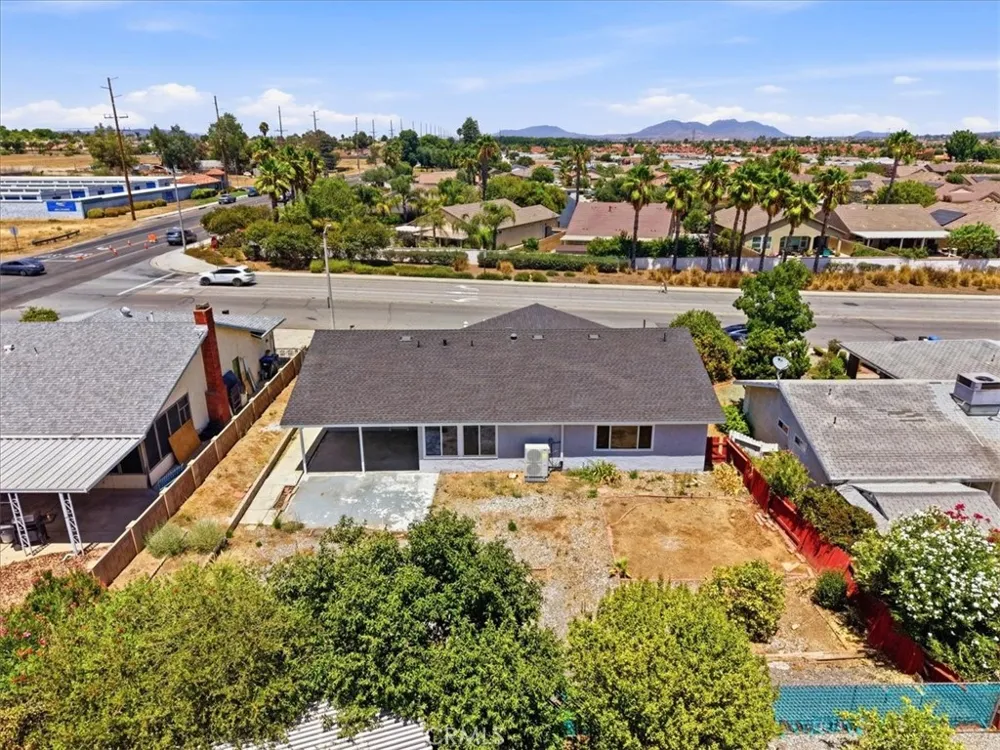 26025 Chambers Menifee, CA 92586