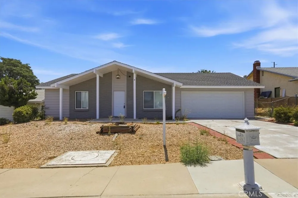 26025 Chambers Menifee, CA 92586