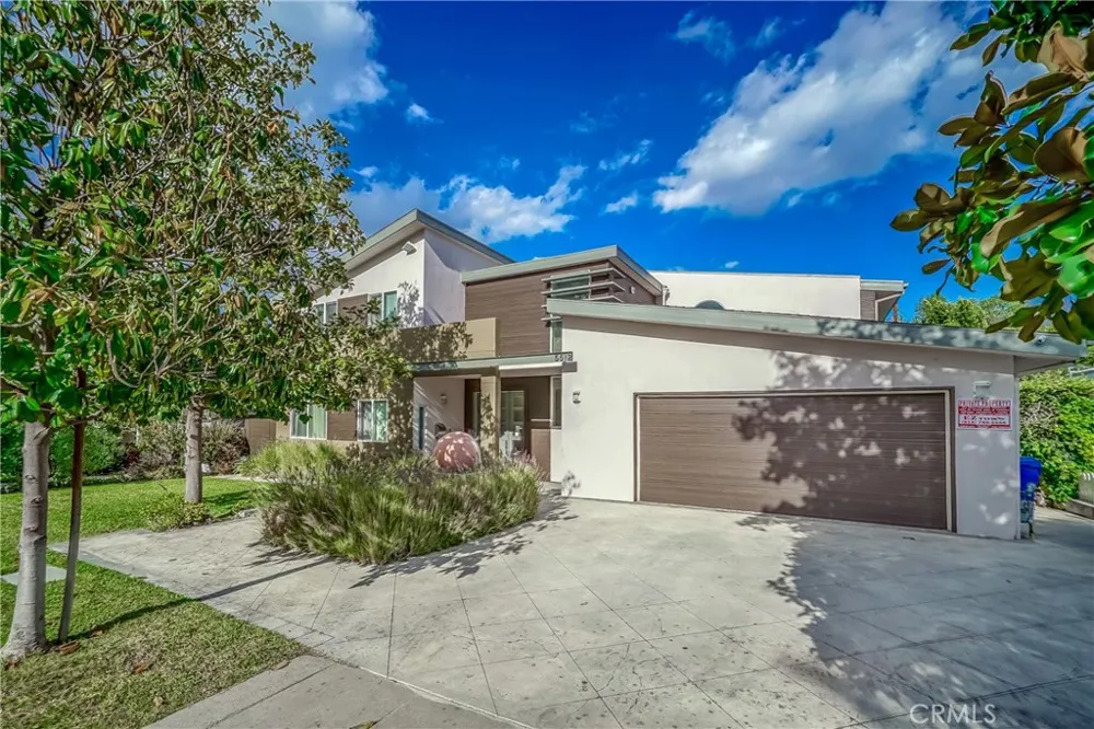 5512 Leghorn Sherman Oaks, CA 91401