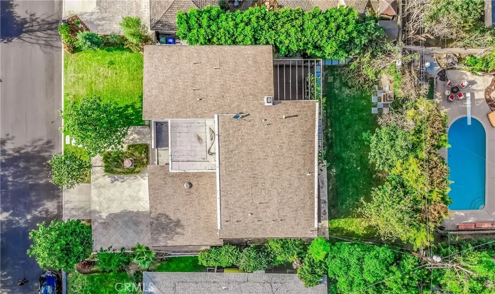 5512 Leghorn Sherman Oaks, CA 91401