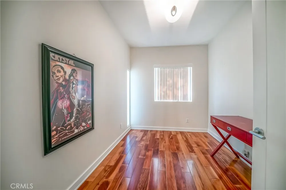 5512 Leghorn Sherman Oaks, CA 91401