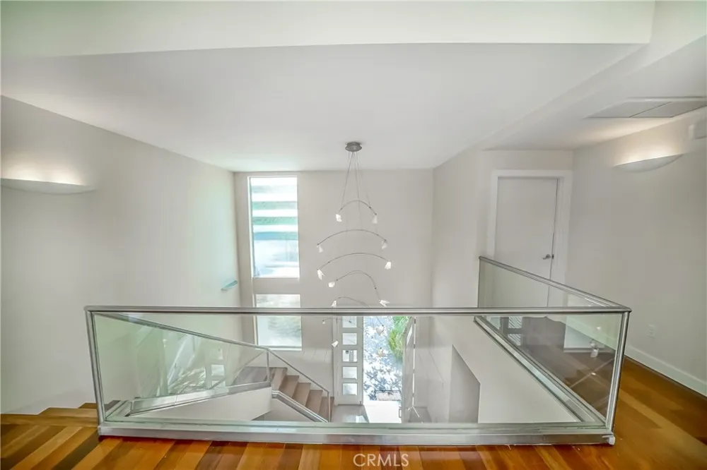 5512 Leghorn Sherman Oaks, CA 91401