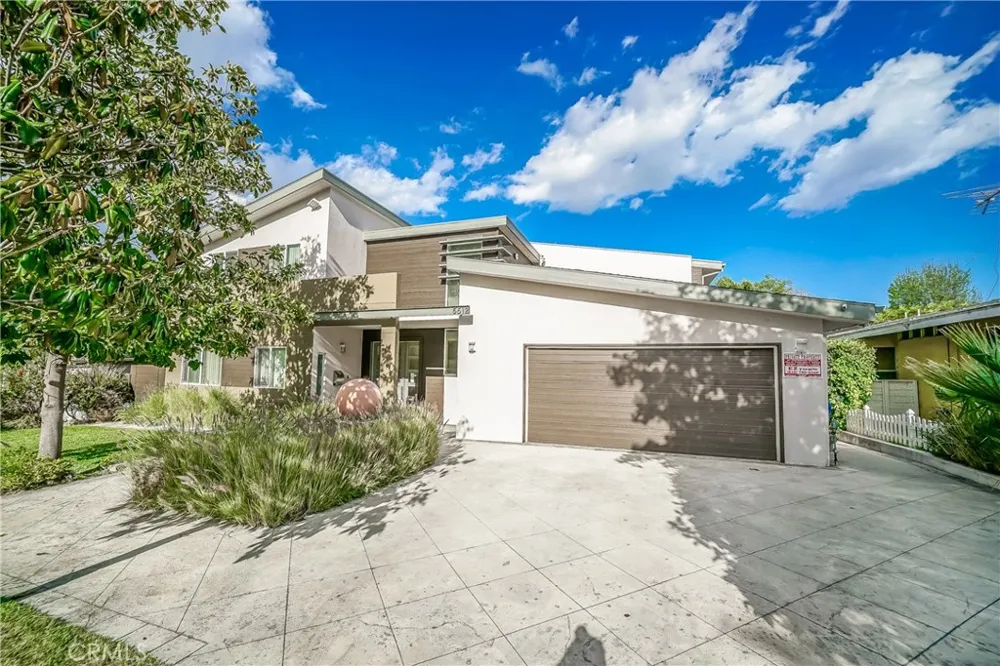 5512 Leghorn Sherman Oaks, CA 91401