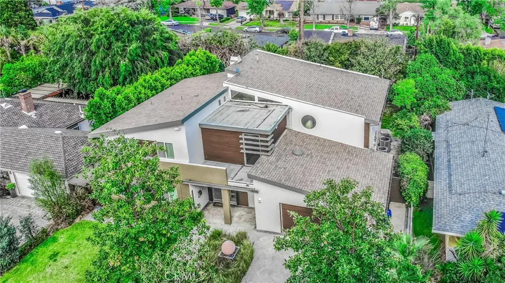 5512 Leghorn Sherman Oaks, CA 91401