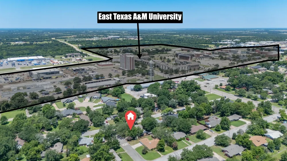 2712 Rix Street Commerce, TX 75428