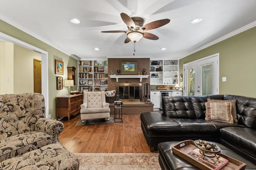2712 Rix Street Commerce, TX 75428