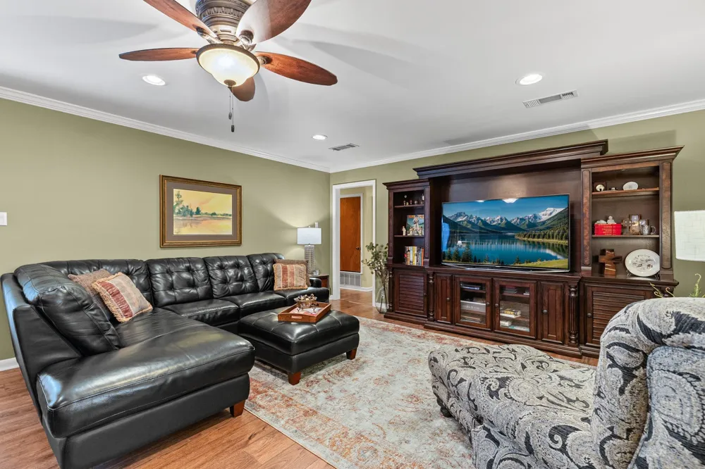 2712 Rix Street Commerce, TX 75428