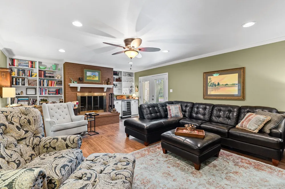 2712 Rix Street Commerce, TX 75428
