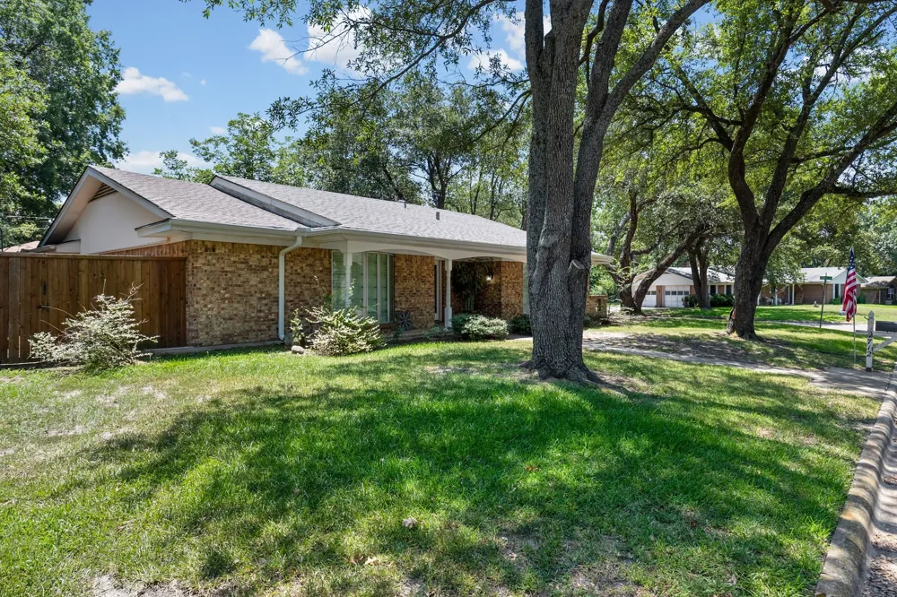 2712 Rix Street Commerce, TX 75428