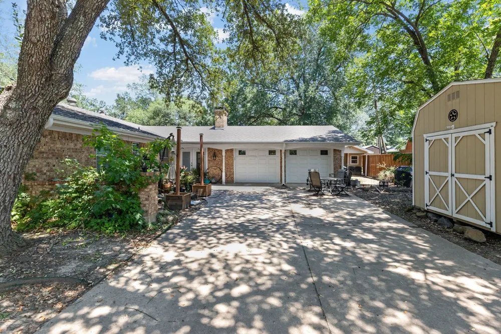 2712 Rix Street Commerce, TX 75428