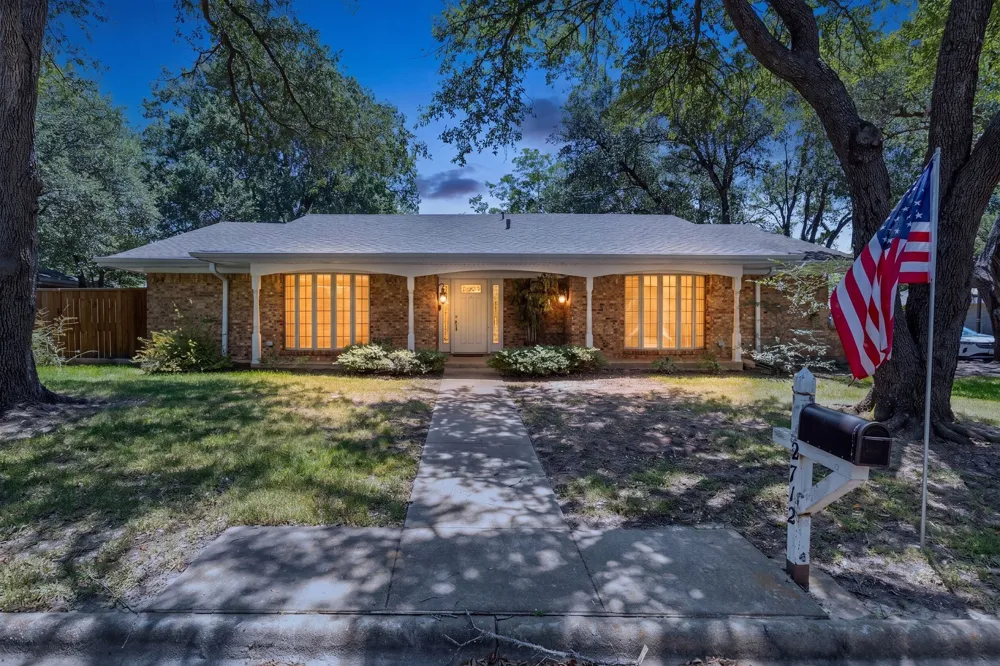 2712 Rix Street Commerce, TX 75428