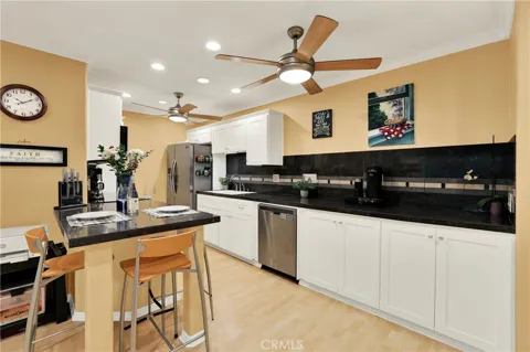 552 Bellflower #303
