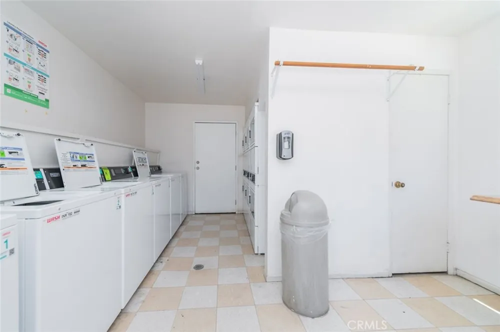 23611 Golden Springs Drive #I7 Diamond Bar, CA 91765
