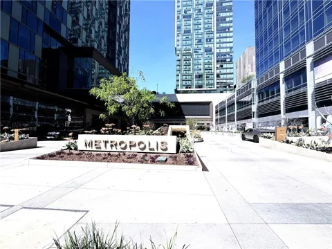 889 Francisco Street #3105