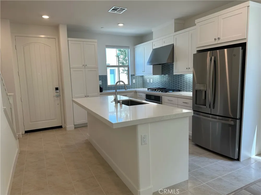 533 Embrook Way West Covina, CA 91791