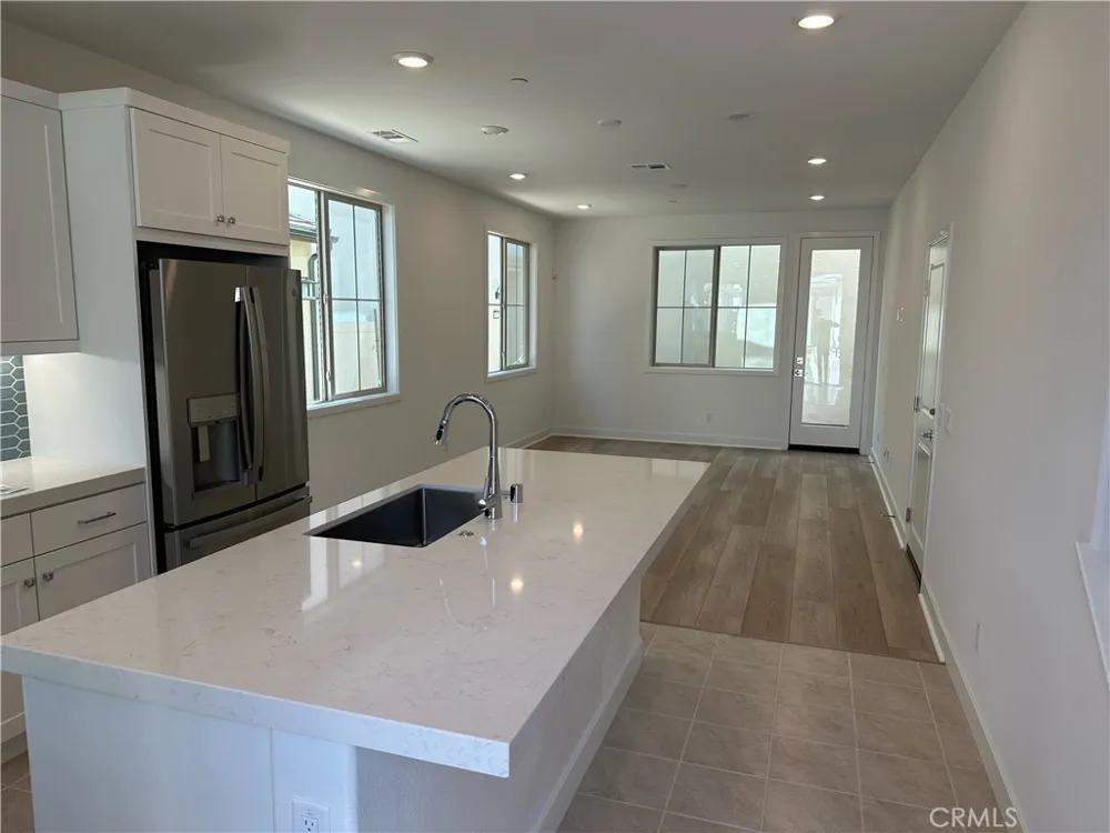 533 Embrook Way West Covina, CA 91791