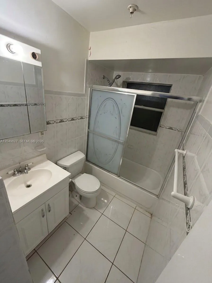3851 NW 210th Ter Miami Gardens, FL 33055