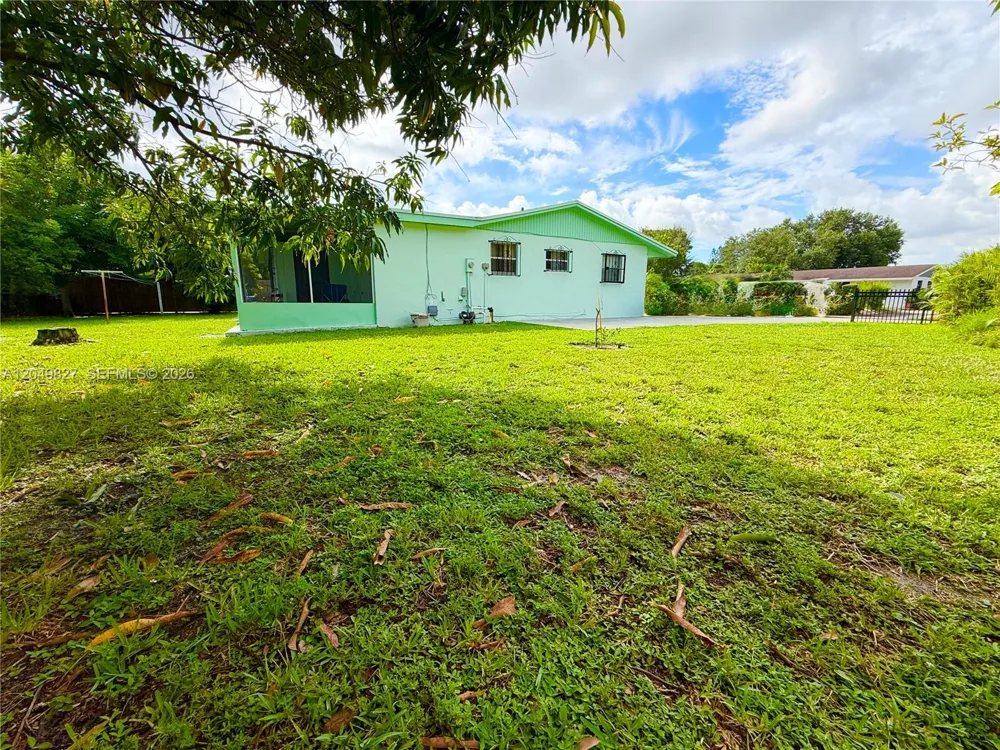 3851 NW 210th Ter Miami Gardens, FL 33055
