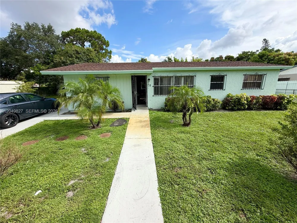 3851 NW 210th Ter Miami Gardens, FL 33055
