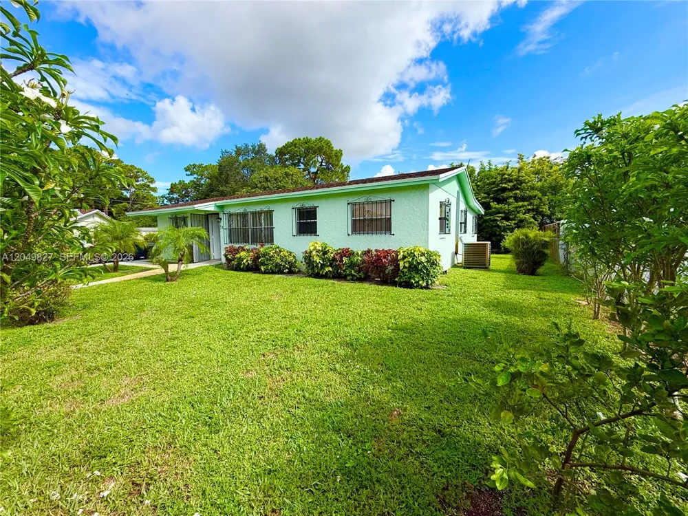 3851 NW 210th Ter Miami Gardens, FL 33055