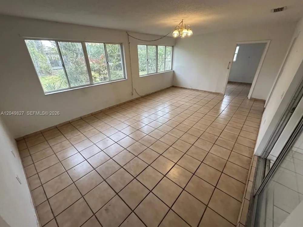 3851 NW 210th Ter Miami Gardens, FL 33055