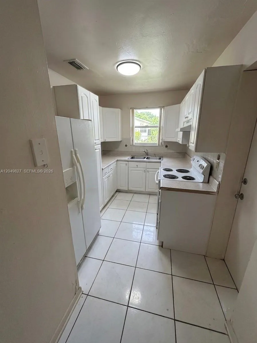 3851 NW 210th Ter Miami Gardens, FL 33055