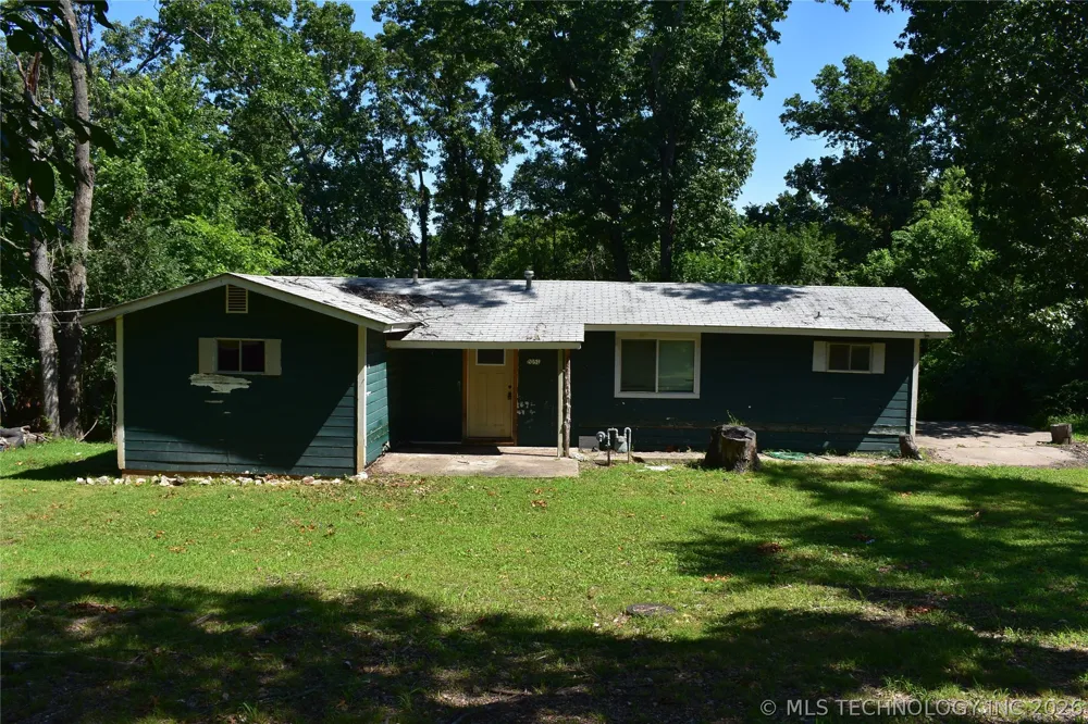 2051 S Tarkington Street Tahlequah, OK 74464