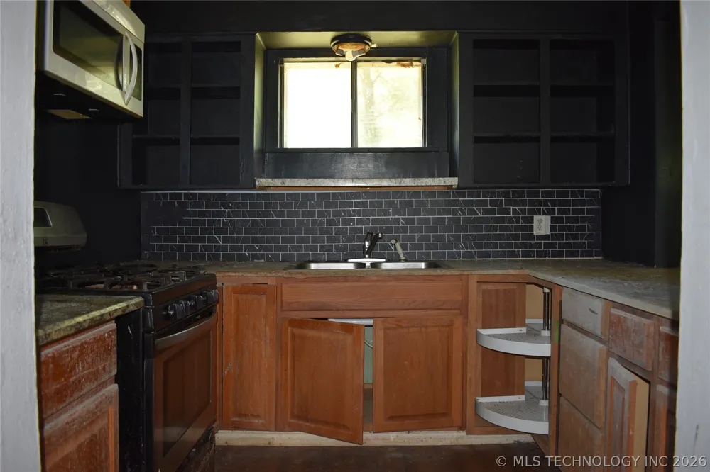 2051 S Tarkington Street Tahlequah, OK 74464