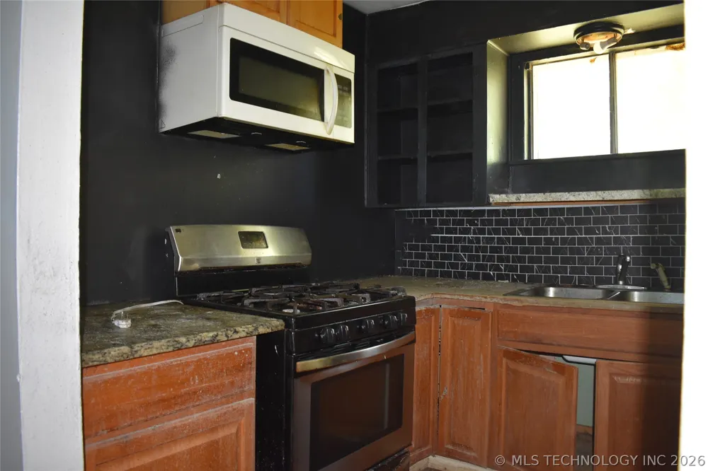 2051 S Tarkington Street Tahlequah, OK 74464