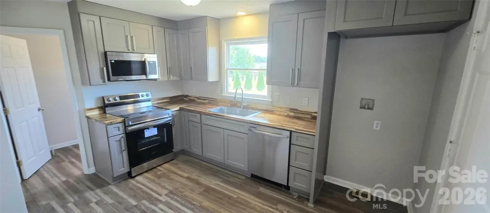 910 Lyndsey Brooke Court Lincolnton, NC 28092