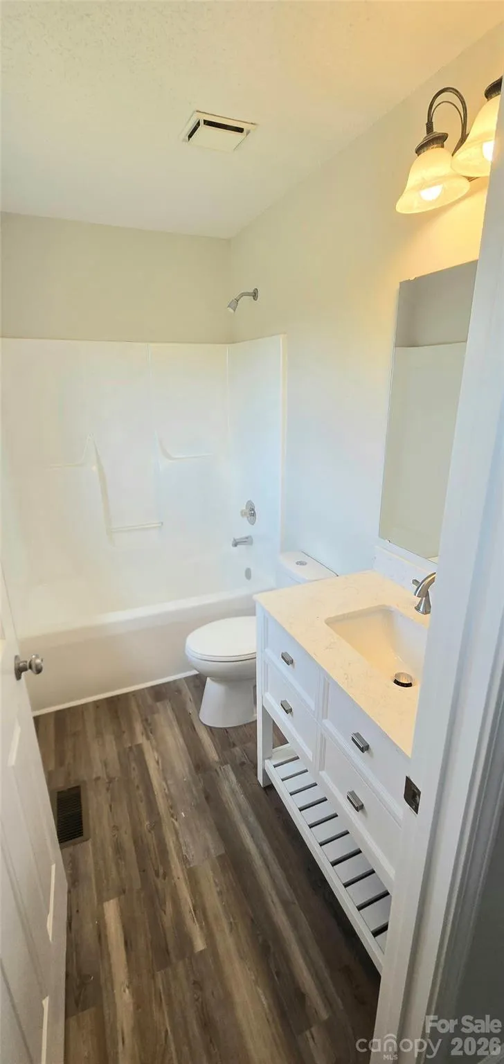 910 Lyndsey Brooke Court Lincolnton, NC 28092