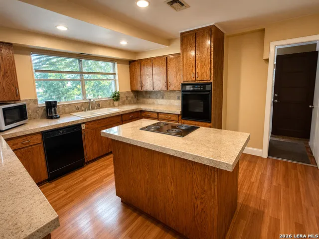 117 WAGON TRAIL RD Shavano Park, TX 78231