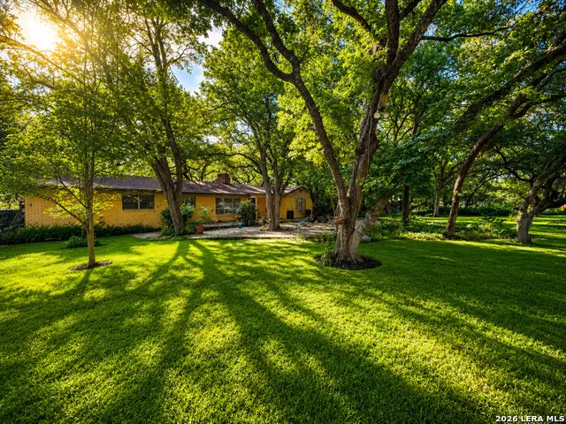 117 WAGON TRAIL RD Shavano Park, TX 78231