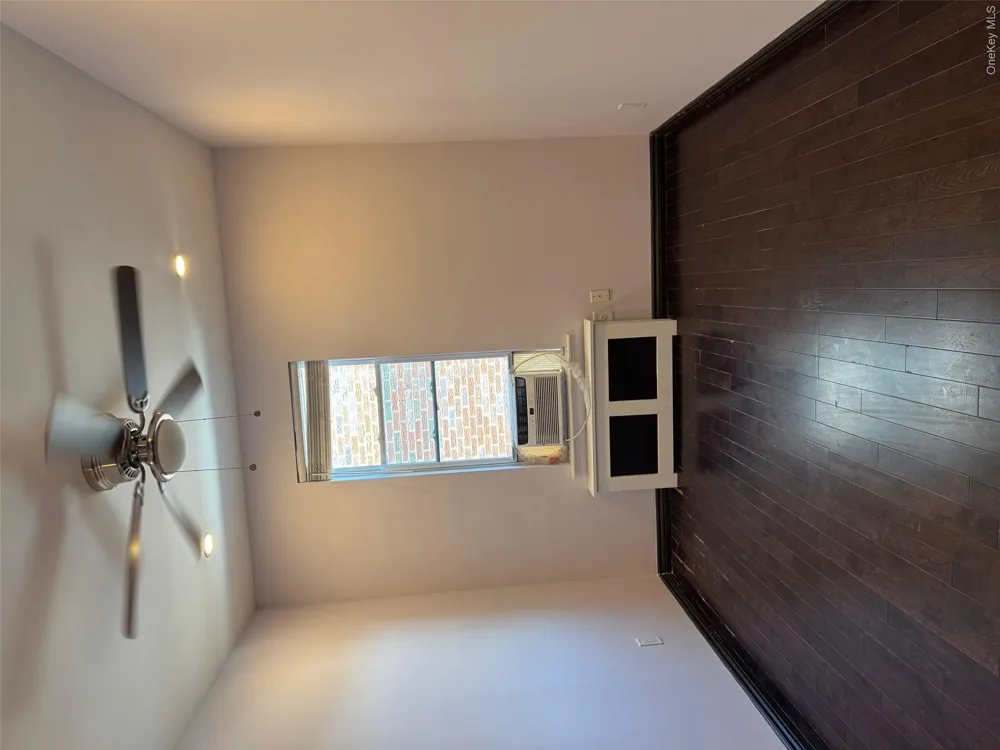 7305 Metropolitan Avenue Middle Village, NY 11379