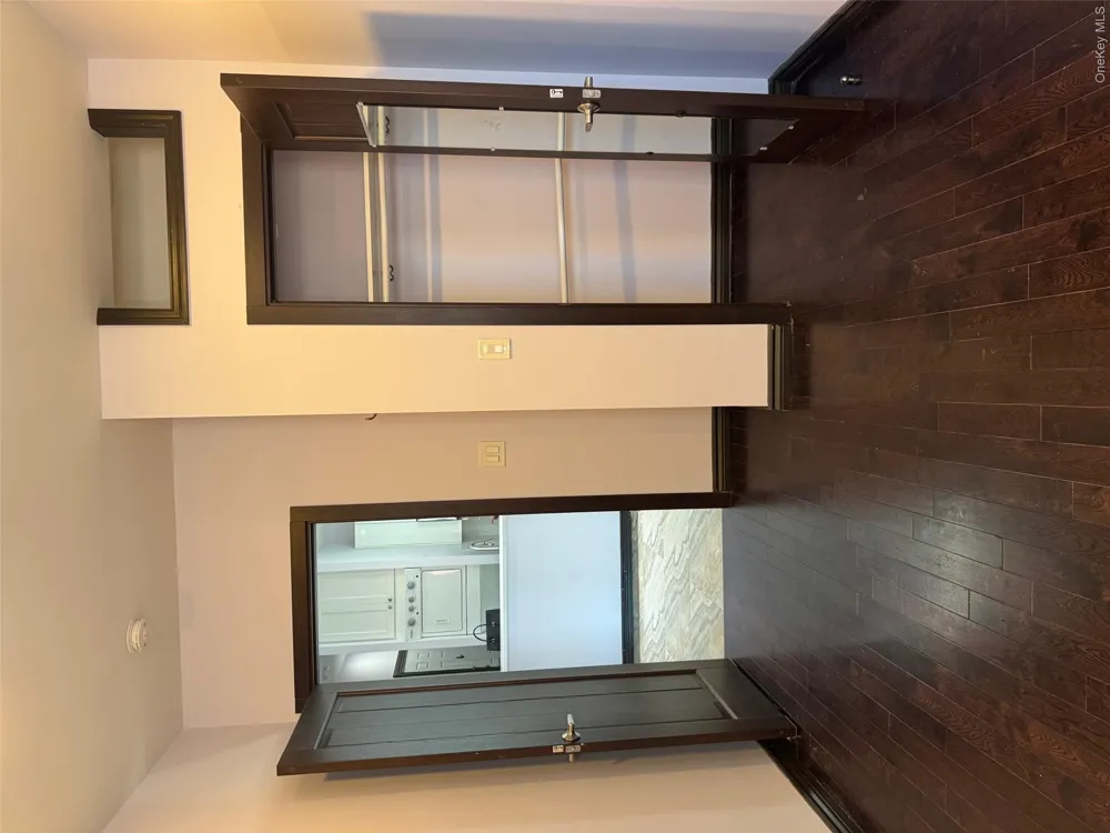 7305 Metropolitan Avenue Middle Village, NY 11379