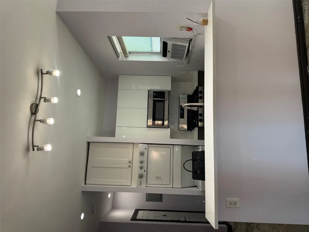7305 Metropolitan Avenue Middle Village, NY 11379
