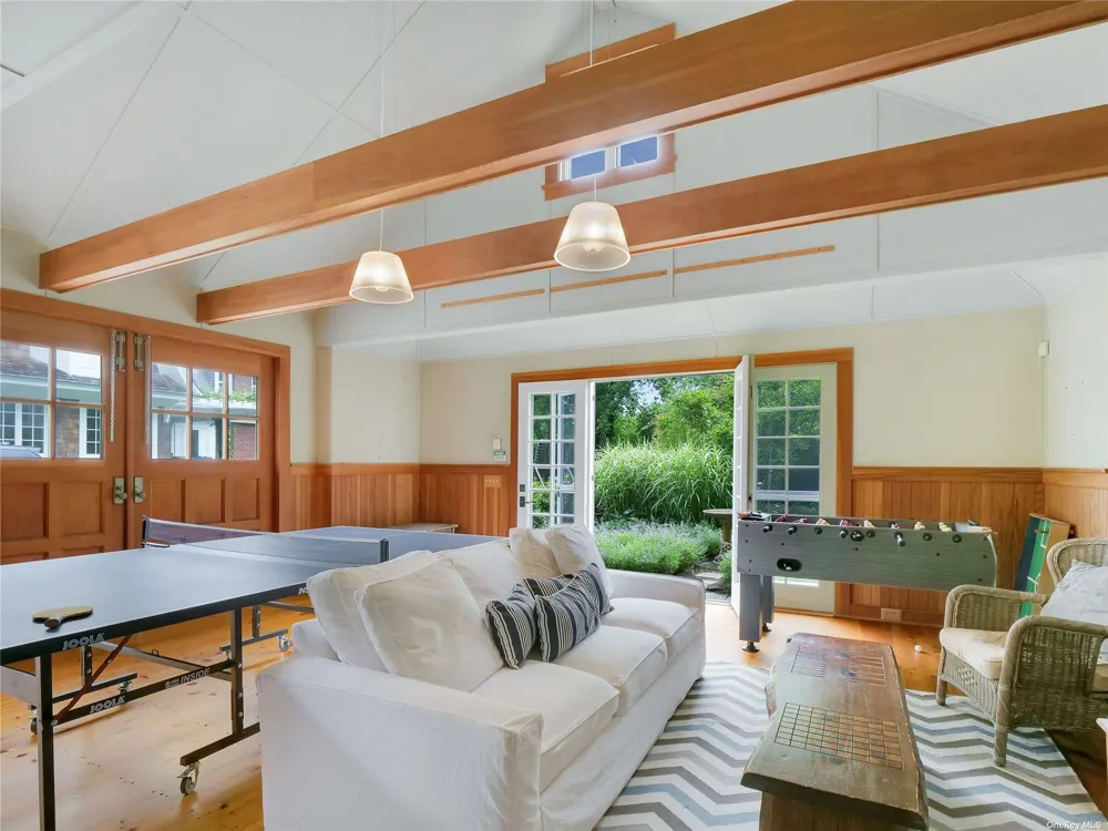 9 Ocean Avenue Quogue, NY 11959