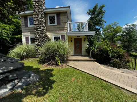 8 Lake Avenue