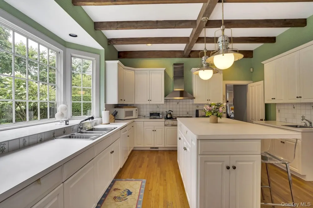 5 Shinnecock Road Quogue, NY 11959