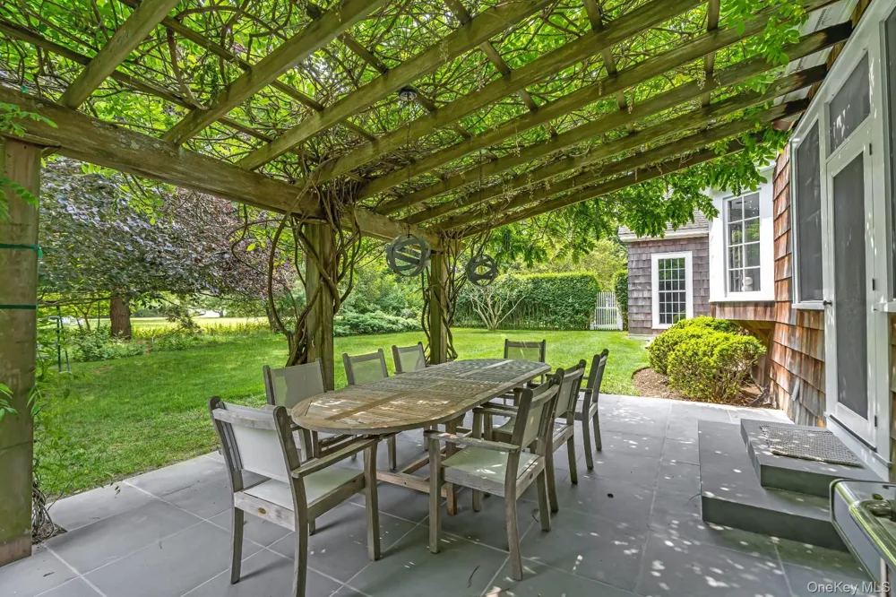 5 Shinnecock Road Quogue, NY 11959