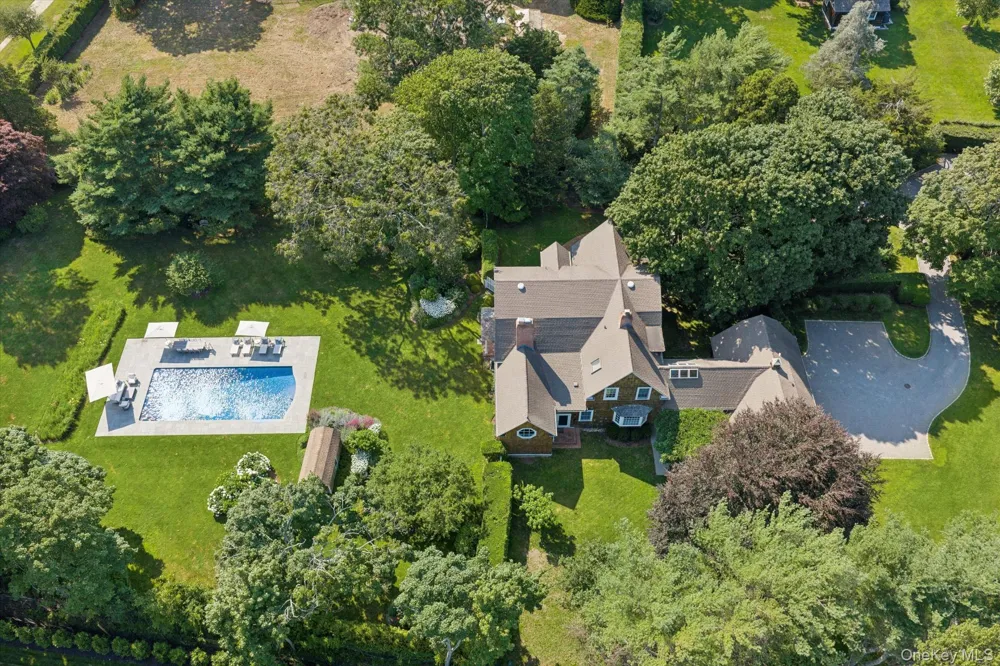 5 Shinnecock Road Quogue, NY 11959