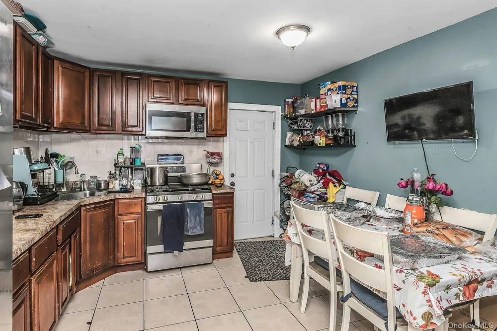 190-40 103rd Avenue Hollis, NY 11423